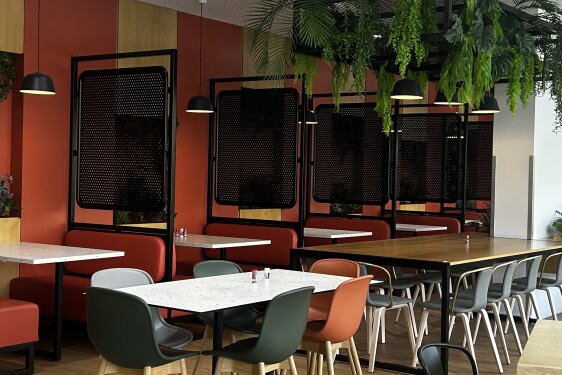 TABLE RESTAURANT
